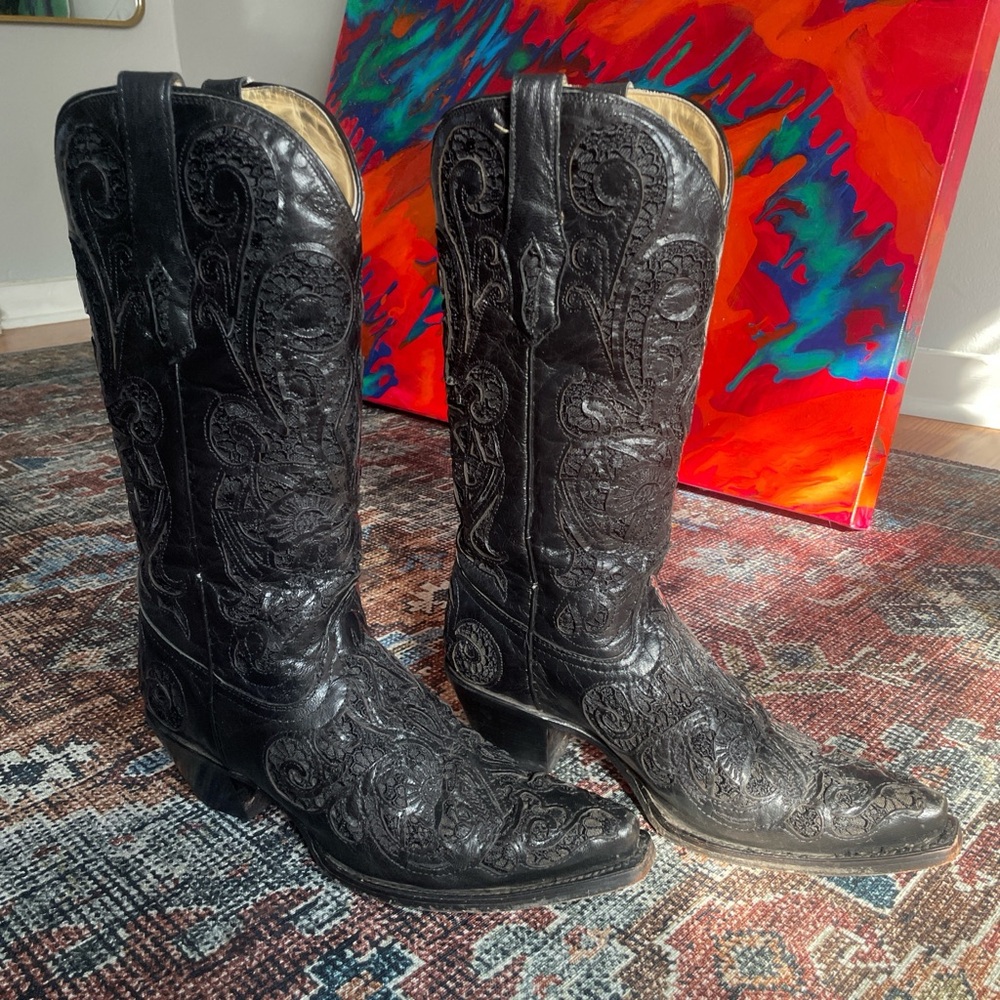 Corral black lace & leather cowboy boots
